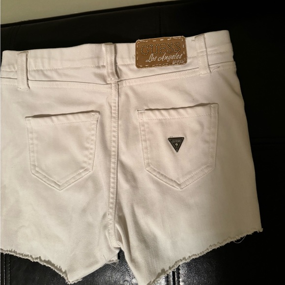 White GUESS shorts - Picture 3 of 3
